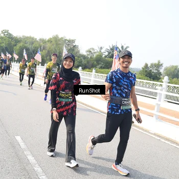 Runner Photo 6930421