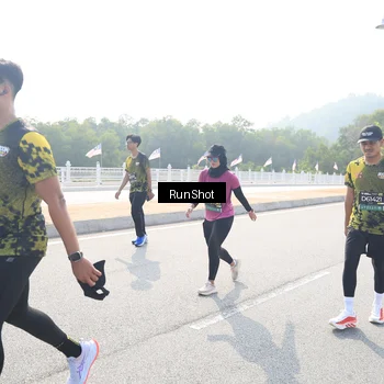 Runner Photo 6930430