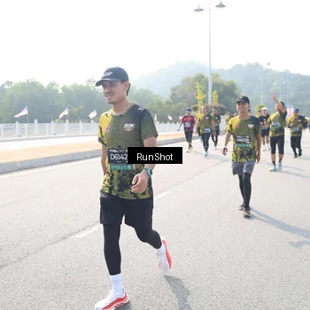 Runner Photo 6930432
