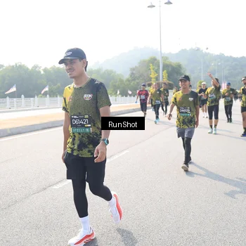 Runner Photo 6930433
