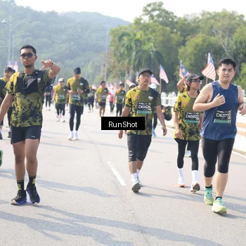 Runner Photo 6930441
