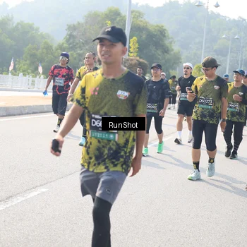 Runner Photo 6930442