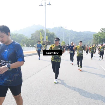 Runner Photo 6930556
