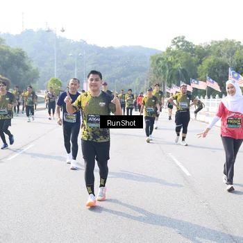 Runner Photo 6930565