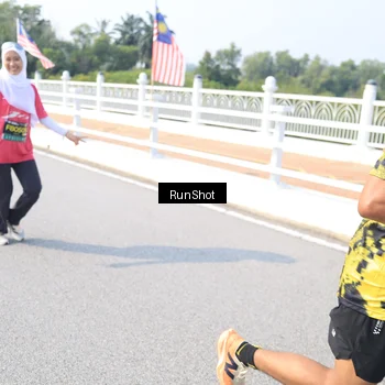 Runner Photo 6930583