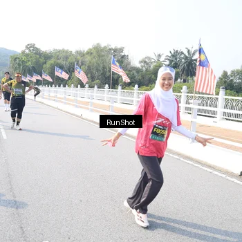 Runner Photo 6930588