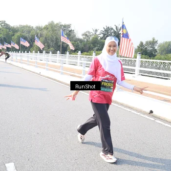 Runner Photo 6930590