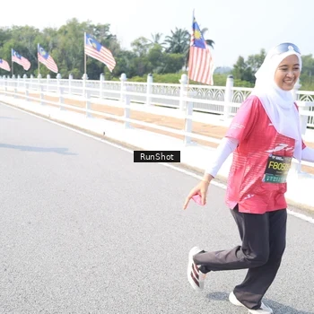 Runner Photo 6930598