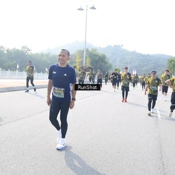 Runner Photo 6930599