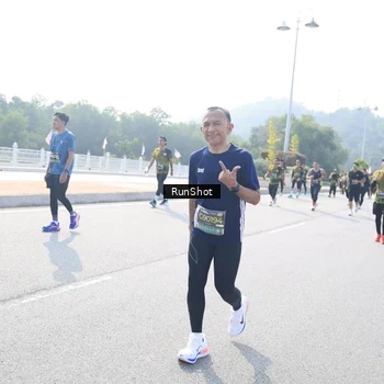 Runner Photo 6930605