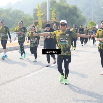Runner Photo 6930653