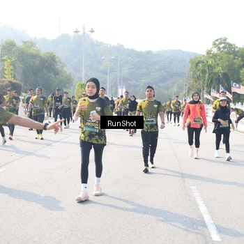 Runner Photo 6930657