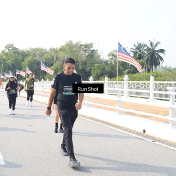 Runner Photo 6930660
