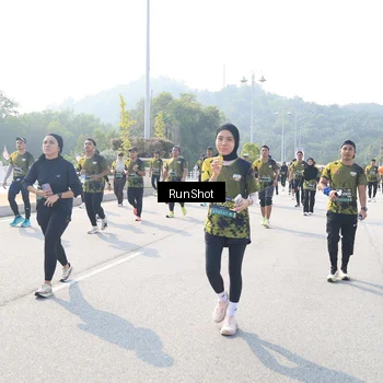 Runner Photo 6930663