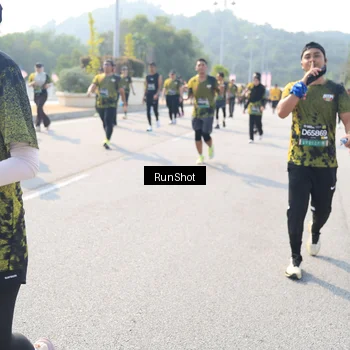 Runner Photo 6930678