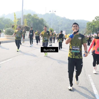 Runner Photo 6930679