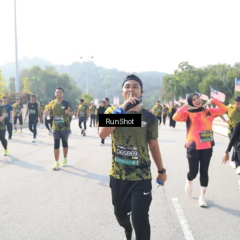 Runner Photo 6930685