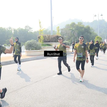 Runner Photo 6930732