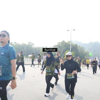 Runner Photo 6930904
