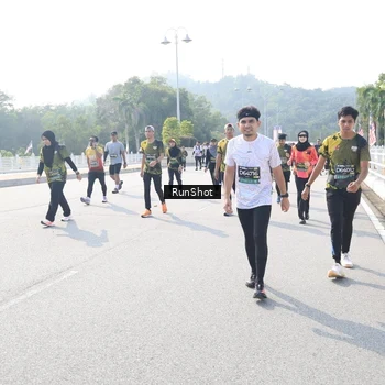 Runner Photo 6930919