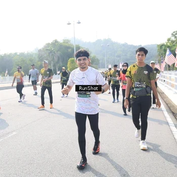 Runner Photo 6930924