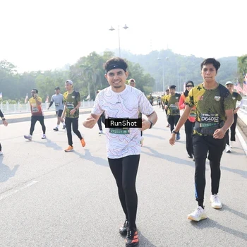 Runner Photo 6930925