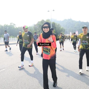 Runner Photo 6930937