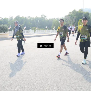 Runner Photo 6930948