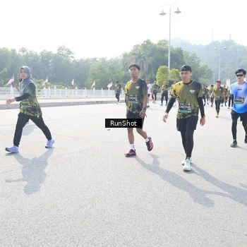 Runner Photo 6930956