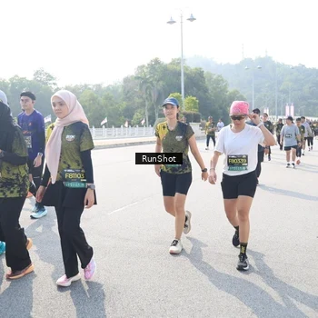 Runner Photo 6931015