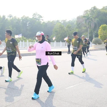 Runner Photo 6931103