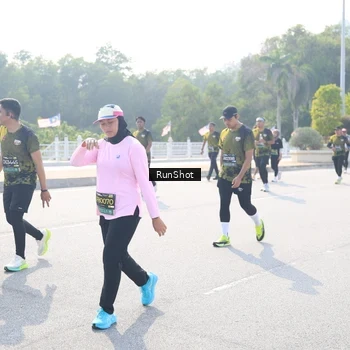 Runner Photo 6931109