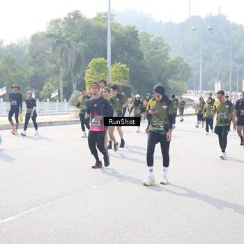 Runner Photo 6931110