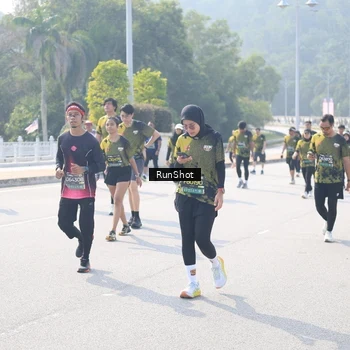 Runner Photo 6931111