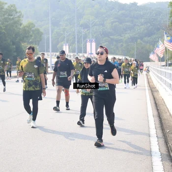 Runner Photo 6931126