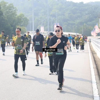 Runner Photo 6931130