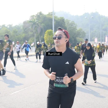 Runner Photo 6931140