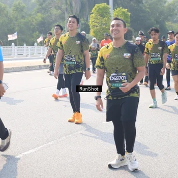Runner Photo 6931331
