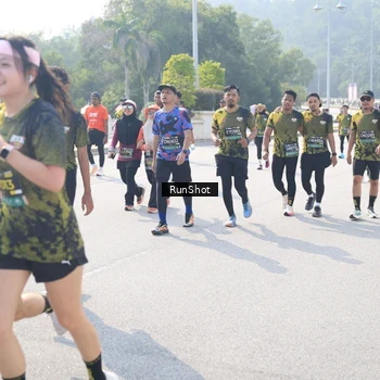 Runner Photo 6931359