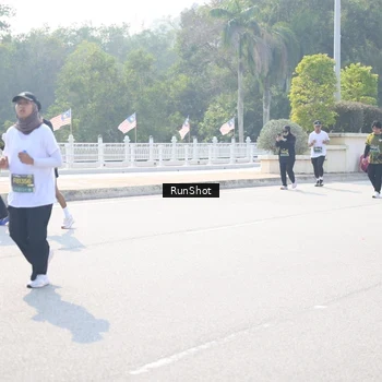 Runner Photo 6931515