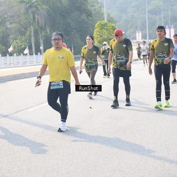 Runner Photo 6931718