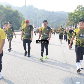 Runner Photo 6931737