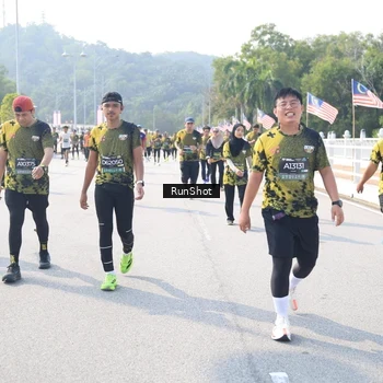 Runner Photo 6931739