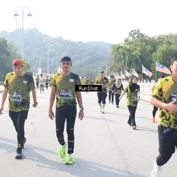 Runner Photo 6931742