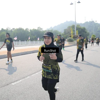 Runner Photo 6932010