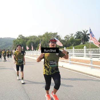 Runner Photo 6932024