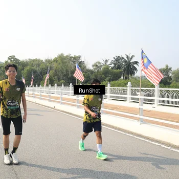Runner Photo 6932025
