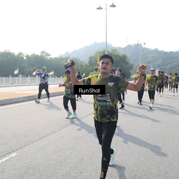 Runner Photo 6932030