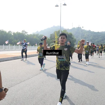 Runner Photo 6932032