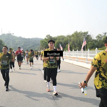 Runner Photo 6932033